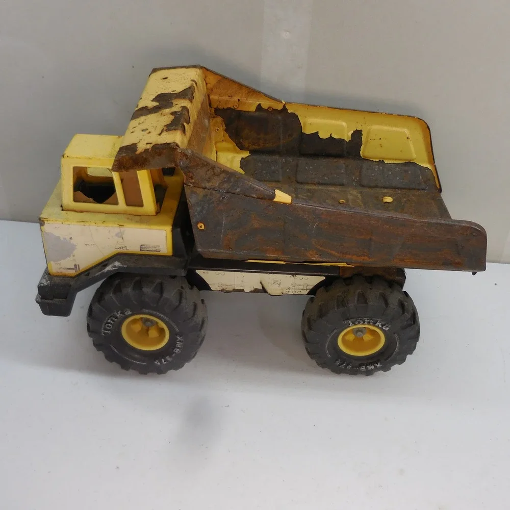 Vintage Tonka Turbo-Diesel Pressed Steel Dump Truck Yellow XMB-975 Rust Patina